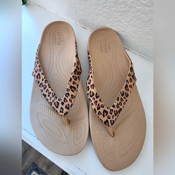 Crocs Women's Kadee II Leopard Flip Sandals - Picture 4 of 6